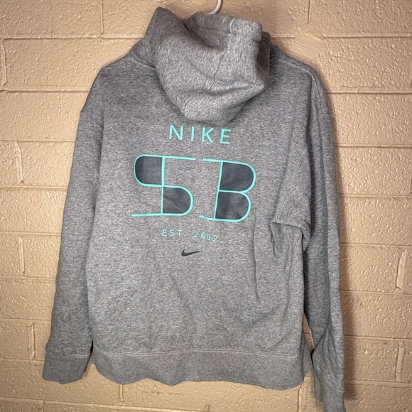 Nike Gray Pullover Sweater with Ribbed Cuffs - Picture 2 of 5